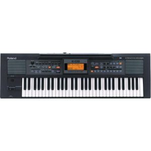 Roland E09 : Interactive Arranger Electronic Keyboard