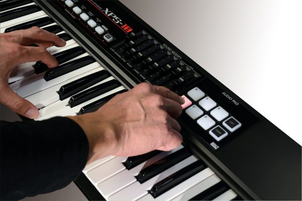 Roland XPS-10 : Expandable Synthesizer